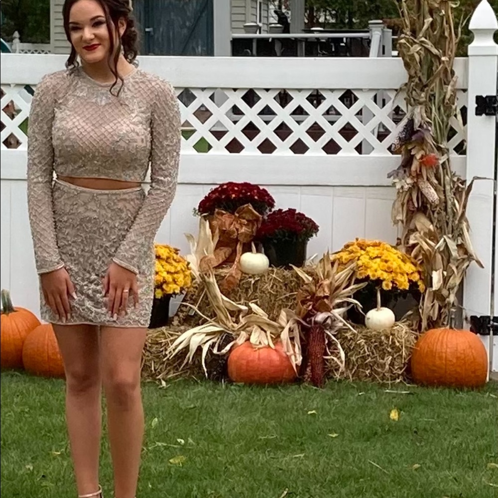 Sherri Hill 50290 color nude size 2. - Picture 4 of 5
